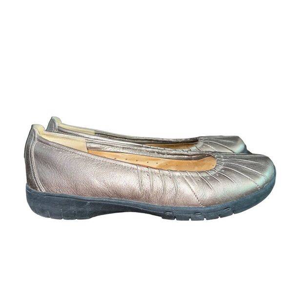 Clarks Unstoppable bronze leather flats women’s size 7 - Picture 1 of 8